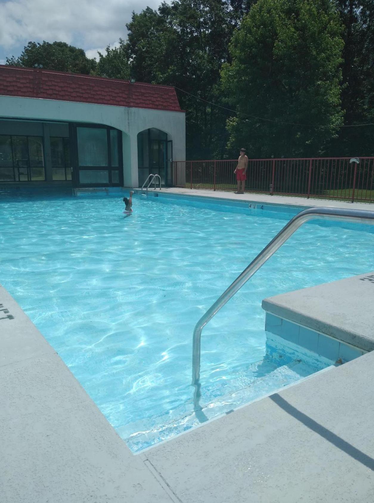 Econo Lodge Inn & Suites Norton Buitenkant foto
