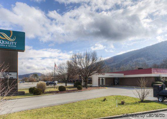 Econo Lodge Inn & Suites Norton Buitenkant foto
