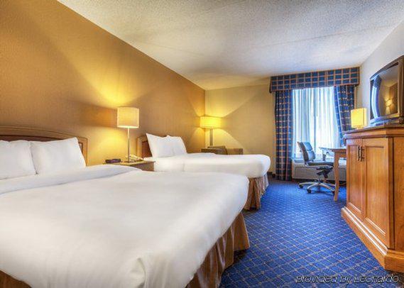 Econo Lodge Inn & Suites Norton Buitenkant foto
