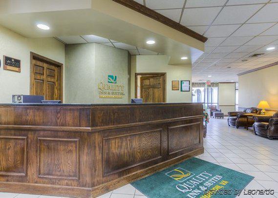 Econo Lodge Inn & Suites Norton Buitenkant foto